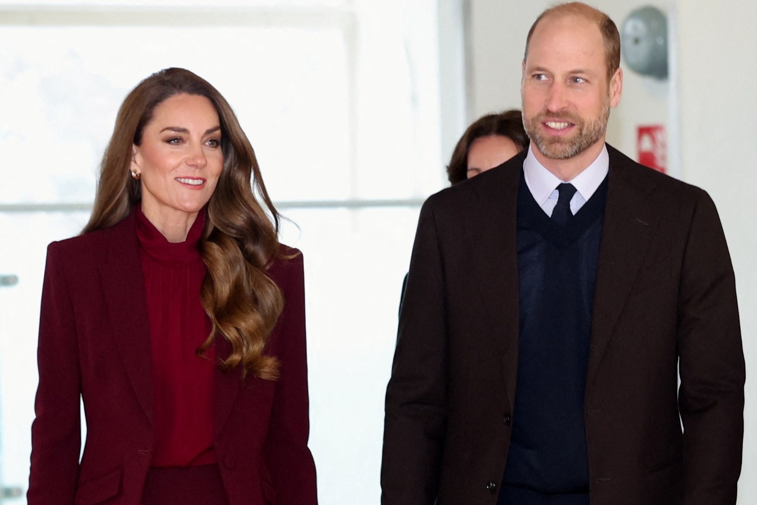 Kate makes surprise appearance with William in show of support for NHS staff 